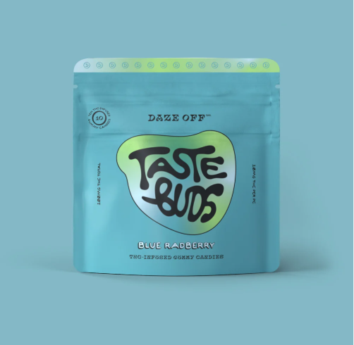 Photograph of product: Daze Off Gummies Blue Radberry 100mg