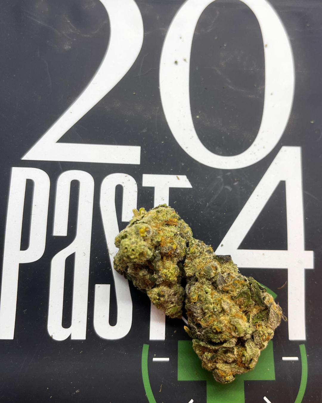 Photograph of product: Carbon | Tropegranate | Bulk Flower - Hybrid/Oui'd - 1g