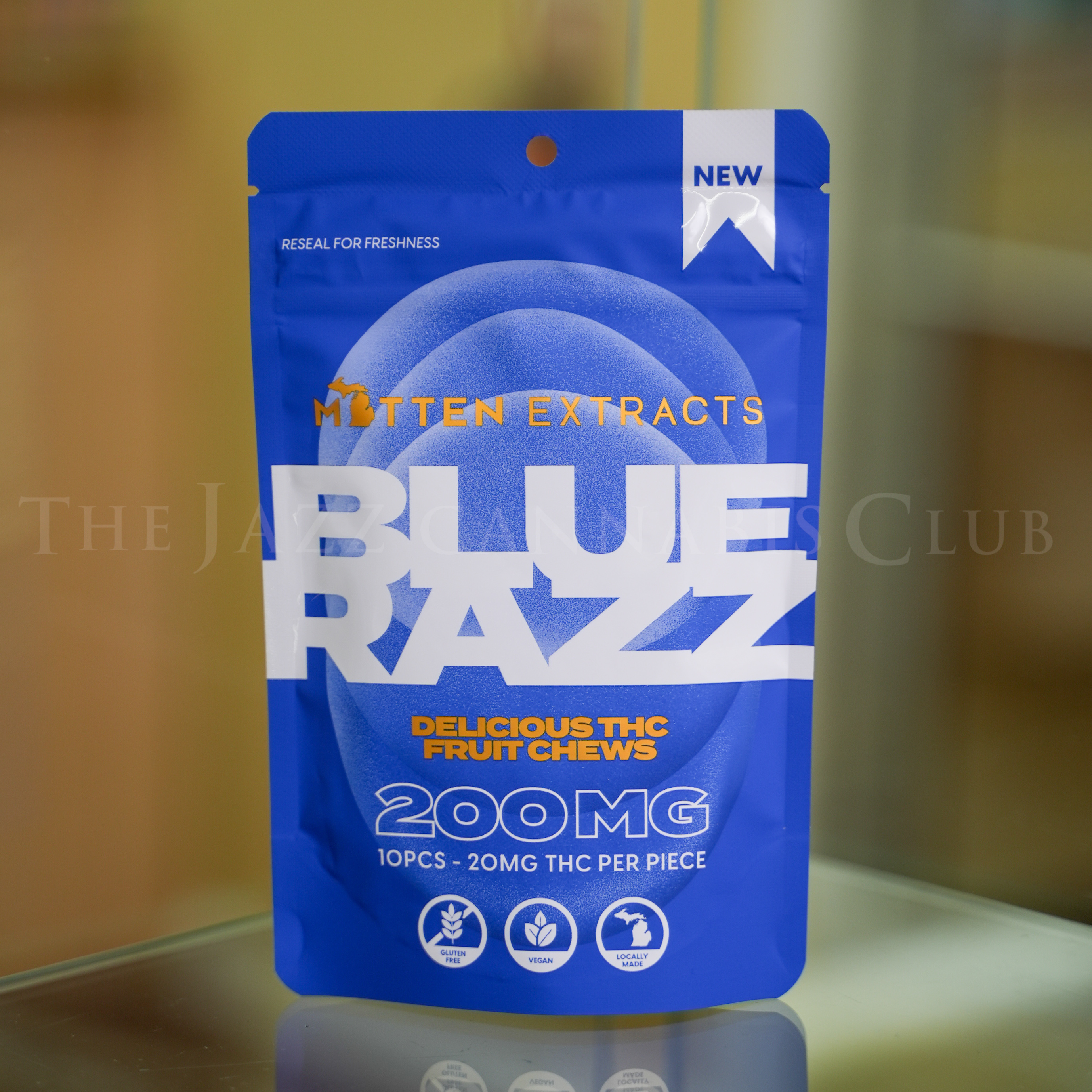 Photograph of product: Mitten Extracts - Blue Razz - 200mg Fruit Chews - Gummies