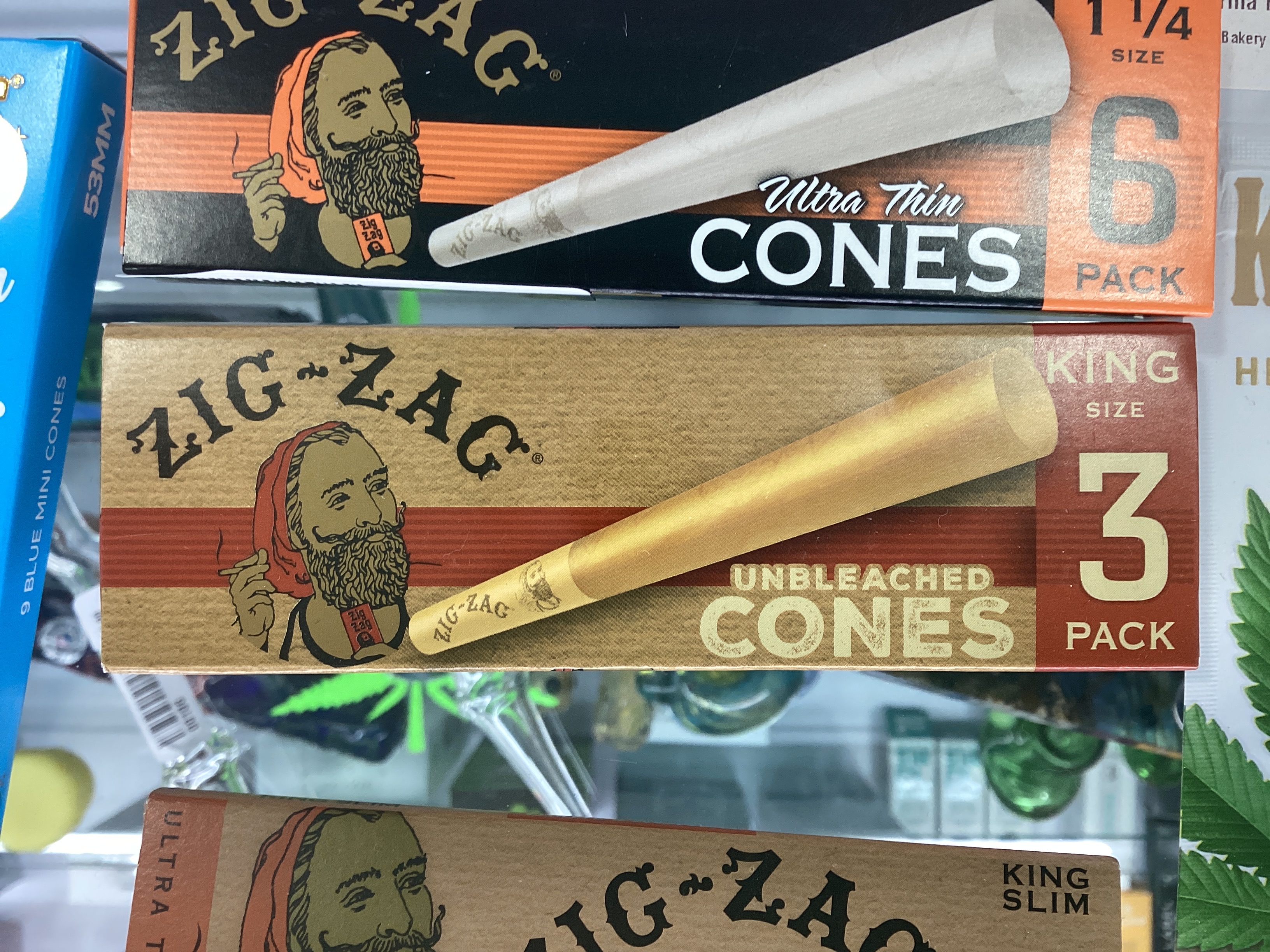 Photograph of product: Zig Zag 1.25 Unbleached 3 Pack Cones