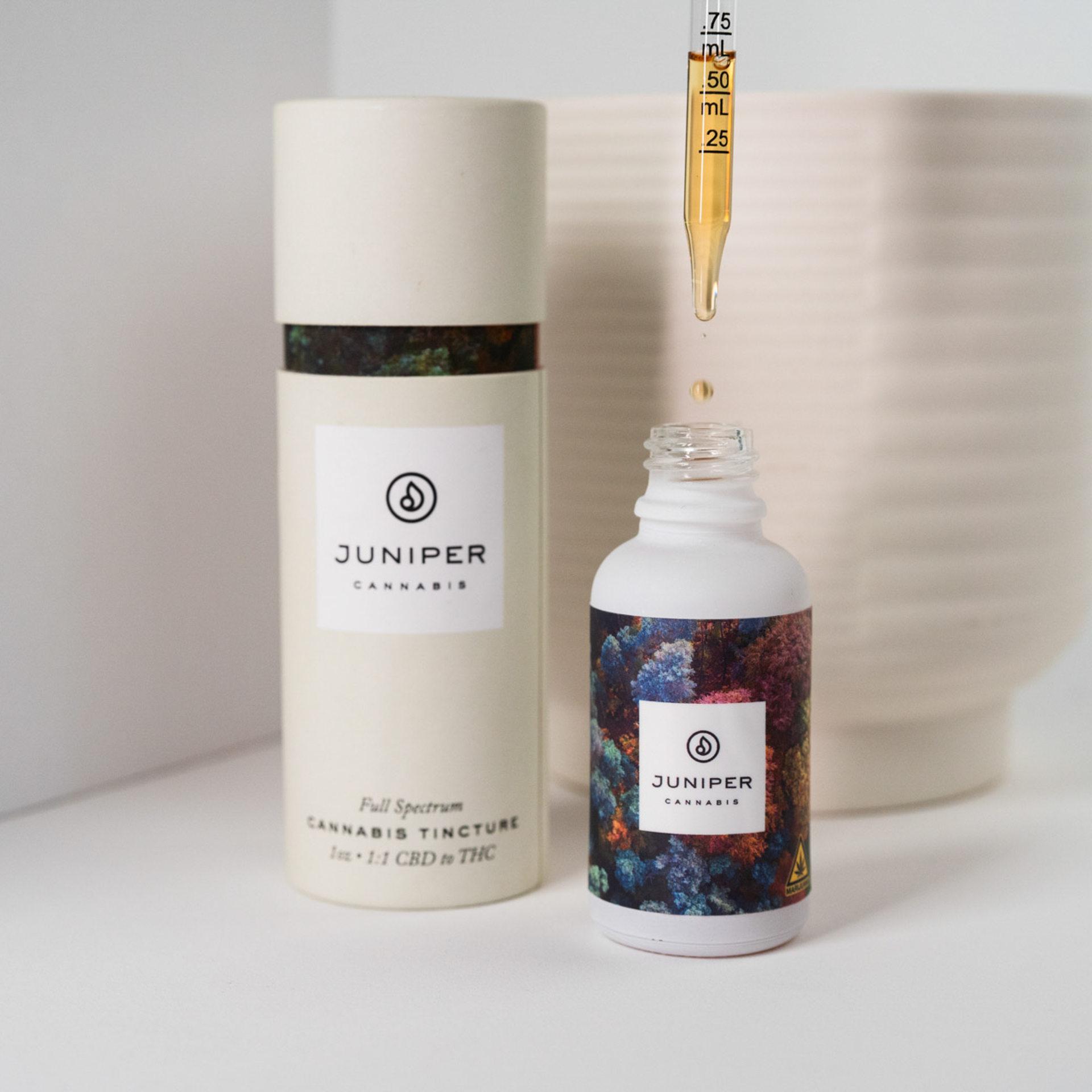 Photograph of product: Full Spectrum Tincture | 1:1 100mg TH-oui 100mg CBD
