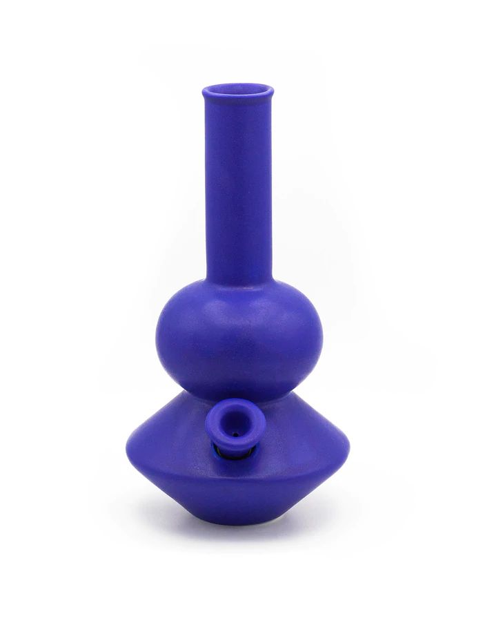 Photograph of product: 12.5' LAND YACHT GLASS LAKE BLUE