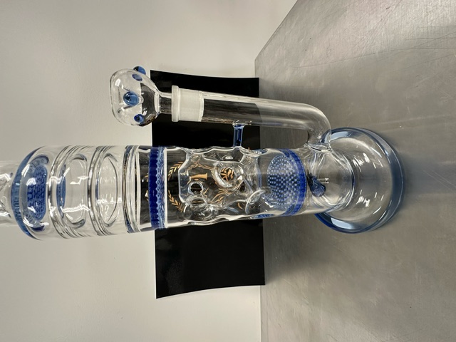 Photograph of product: 20 inch Alpha Honey Comb w/ Rings Beaker Water Pipe Blue