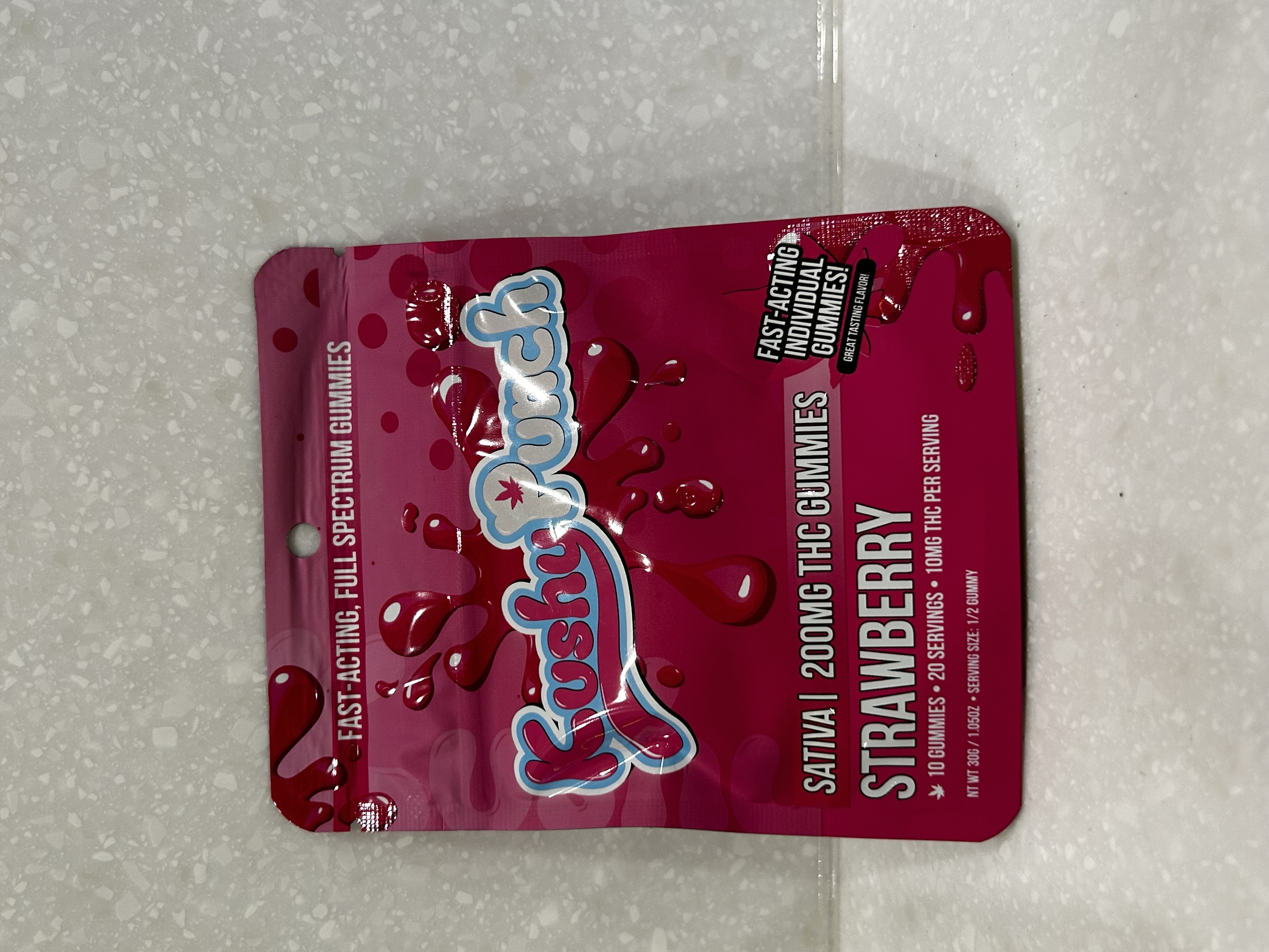 Photograph of product: Kushy Punch | Full Spectrum Gummy | Strawberry | 200mg