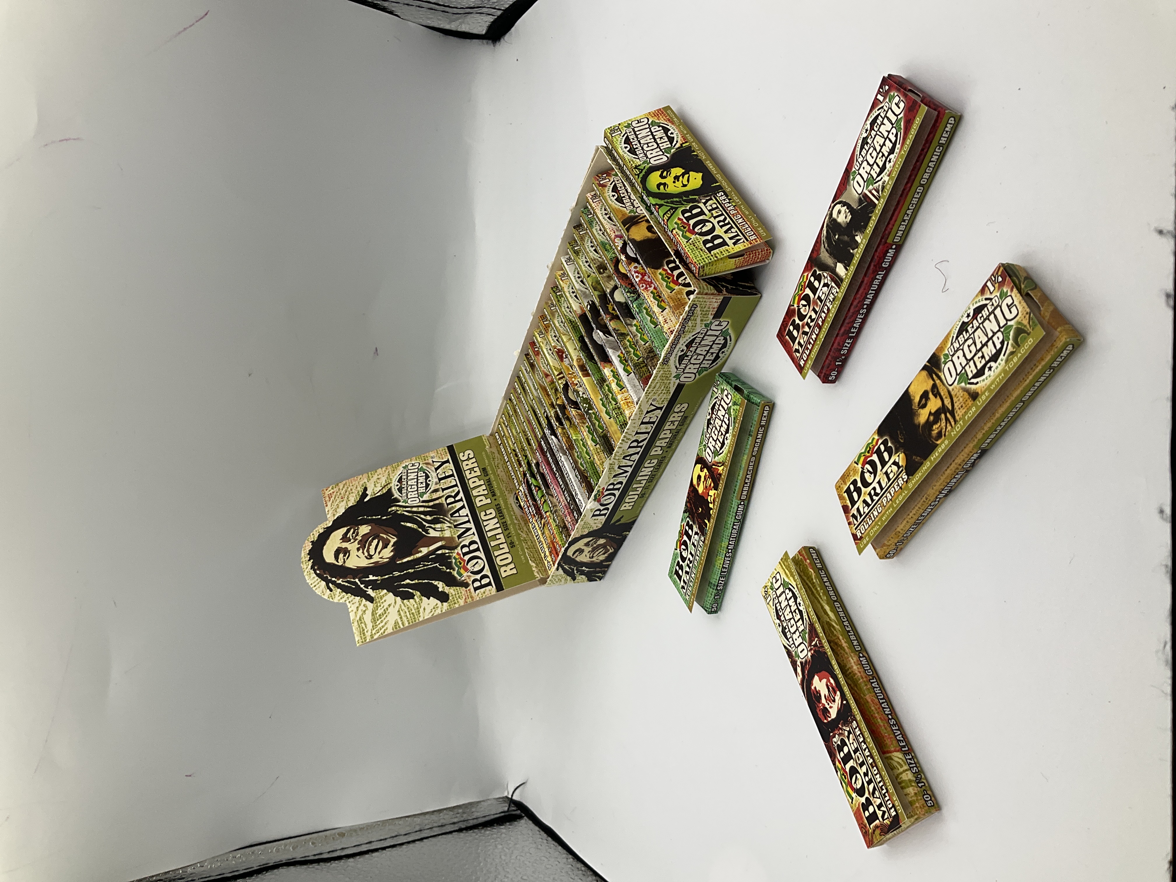 Photograph of product: Bob Marley Organic- 1 1/4 Papers