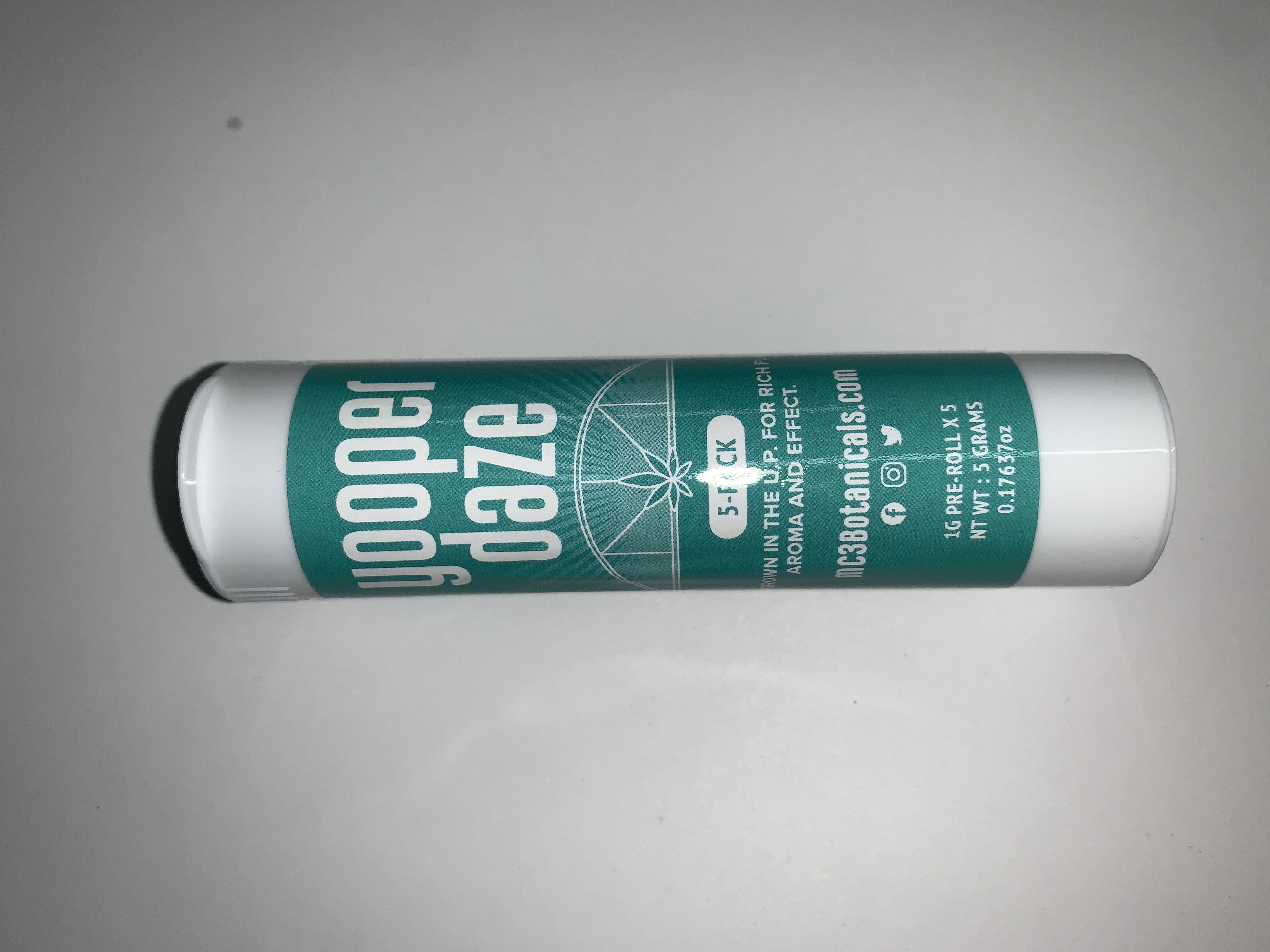 Photograph of product: Pre Roll Pack - MC3 - 5 Pack - Vibe Shift - (Oui'd Hybrid) - 21.09% TH-oui