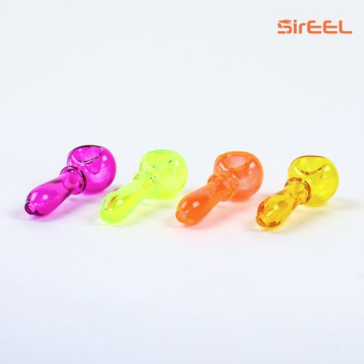 Photograph of product: SirEEL 4.5" Iridized Spectrum Spoon Pipe