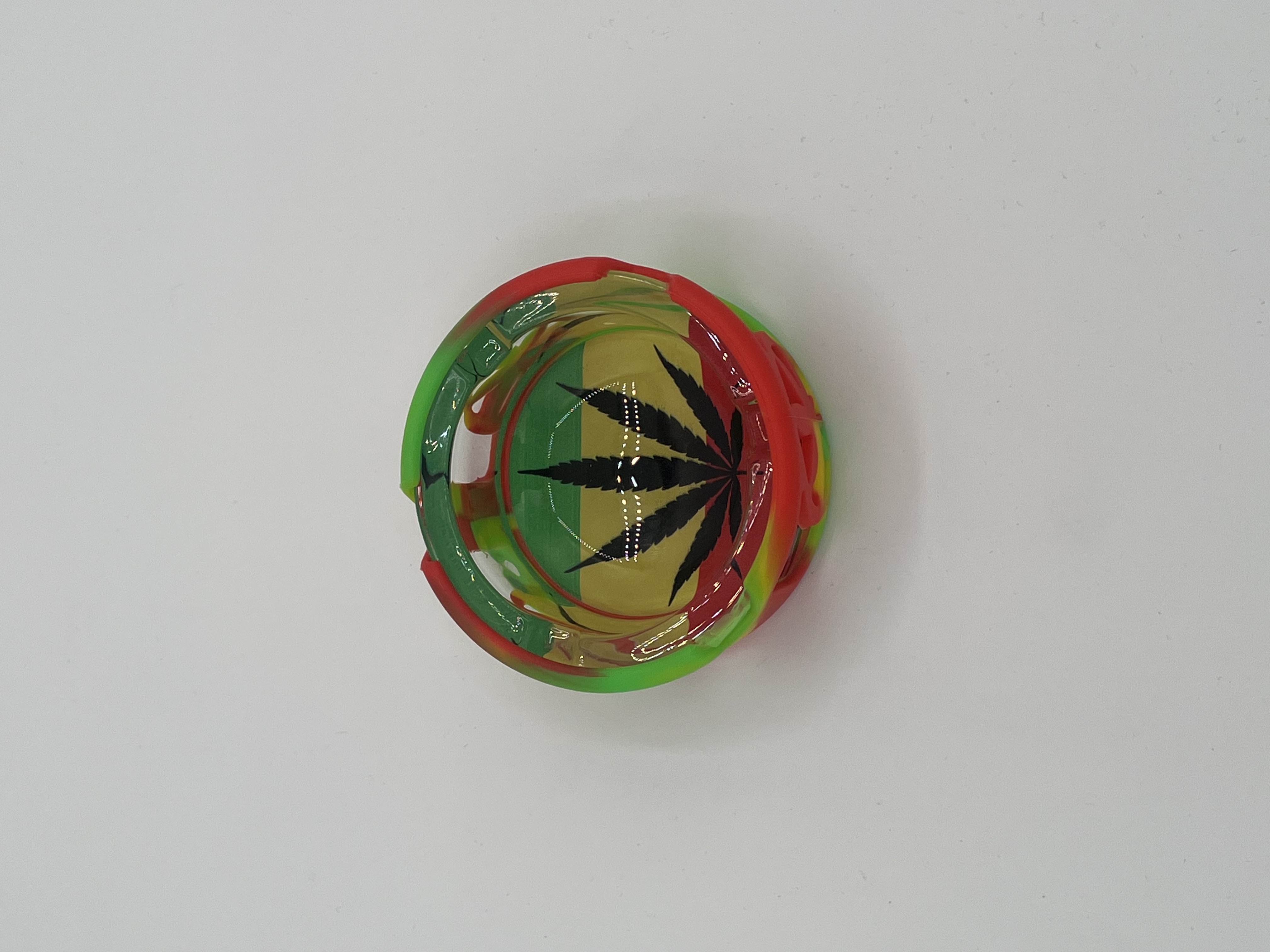 Photograph of product: Glass / Silicone Ashtray