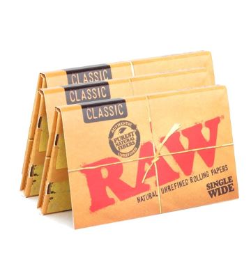 Photograph of product: Raw | Classic Single Wide Papers | Double Feed