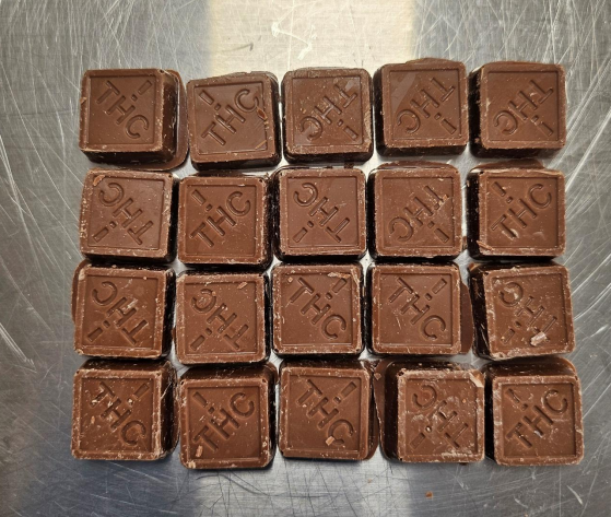 Photograph of product: Milk Chocolate | T99.4mg | 00143 | 20pk