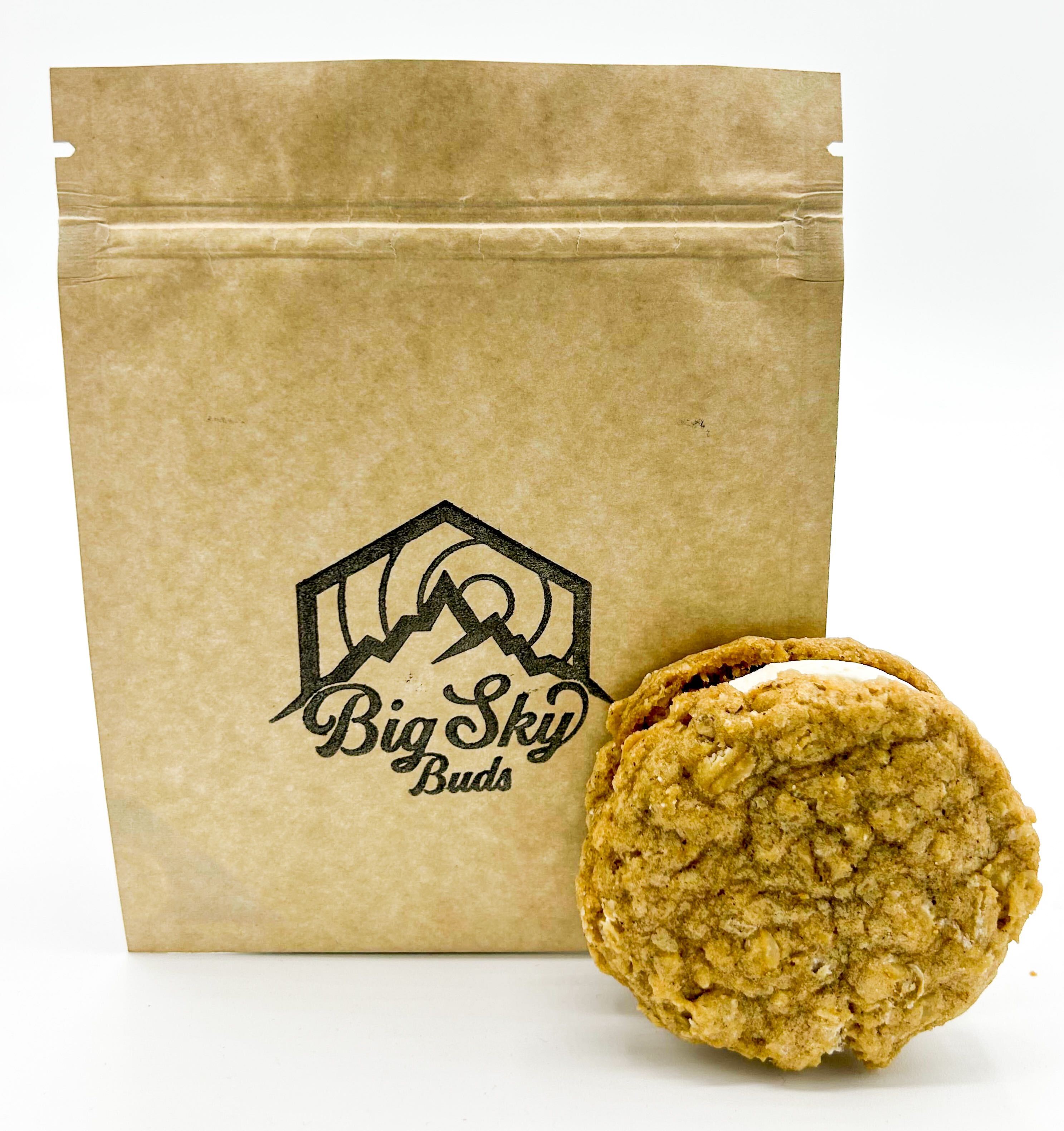 Photograph of product: Oatmeal Cream Pie