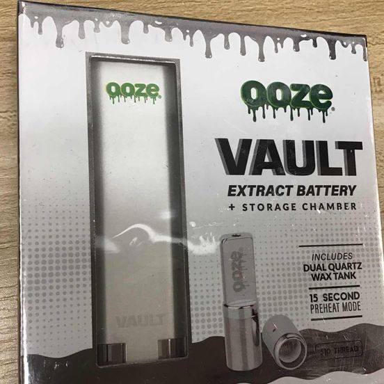 Photograph of product: Ooze Vault Extract Battery - Stellar Silver - 