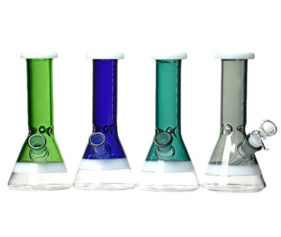Photograph of product: 7.5" Snowcapped Beaker Bong