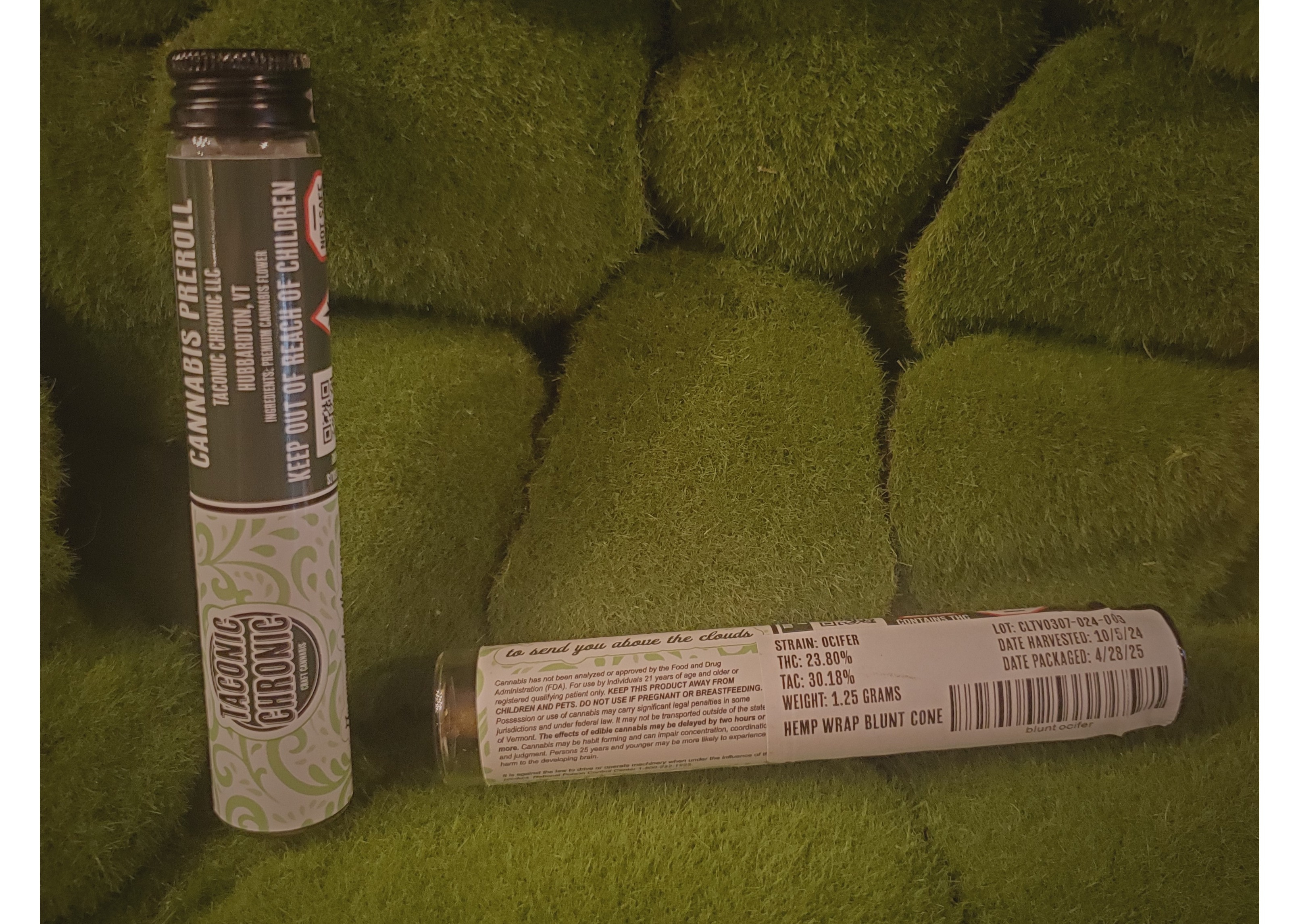 Photograph of product: Hemp Leaf Blunt Single | Ocifer | Taconic Chronic