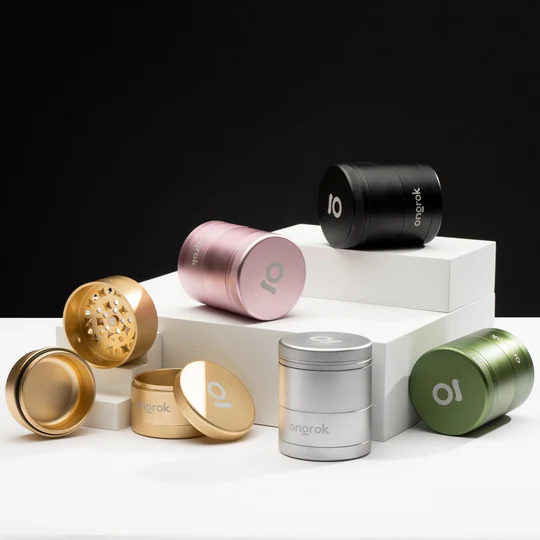 Photograph of product: 5 Pc Pyramid Teeth Storage Grinder - Colors Vary