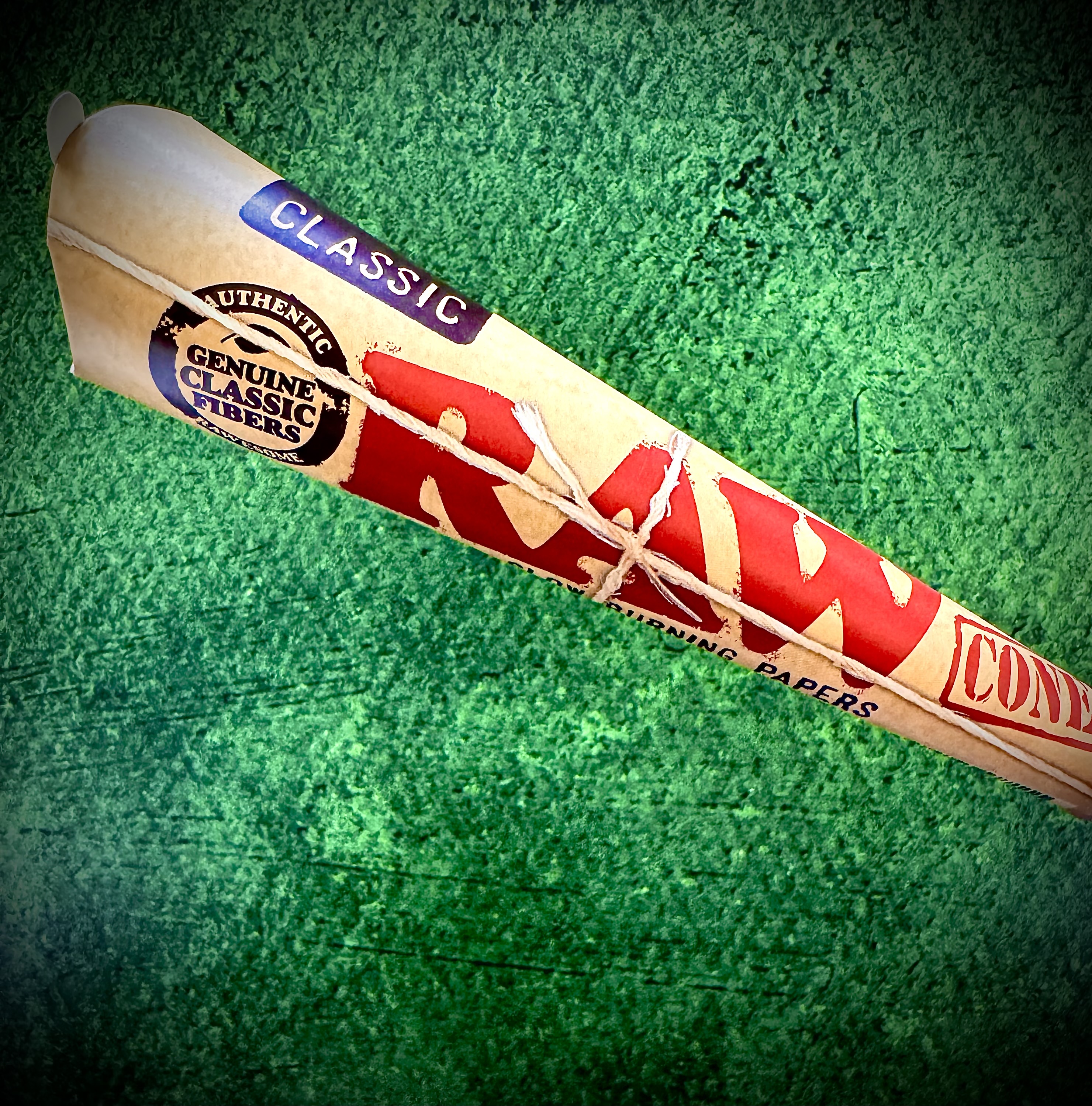 Photograph of product: RAW King Size Classic Cones