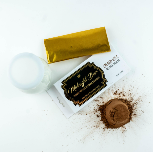 Photograph of product: Creamy Milk Chocolate Bar | 200mg x 1pk | Midnight Roots