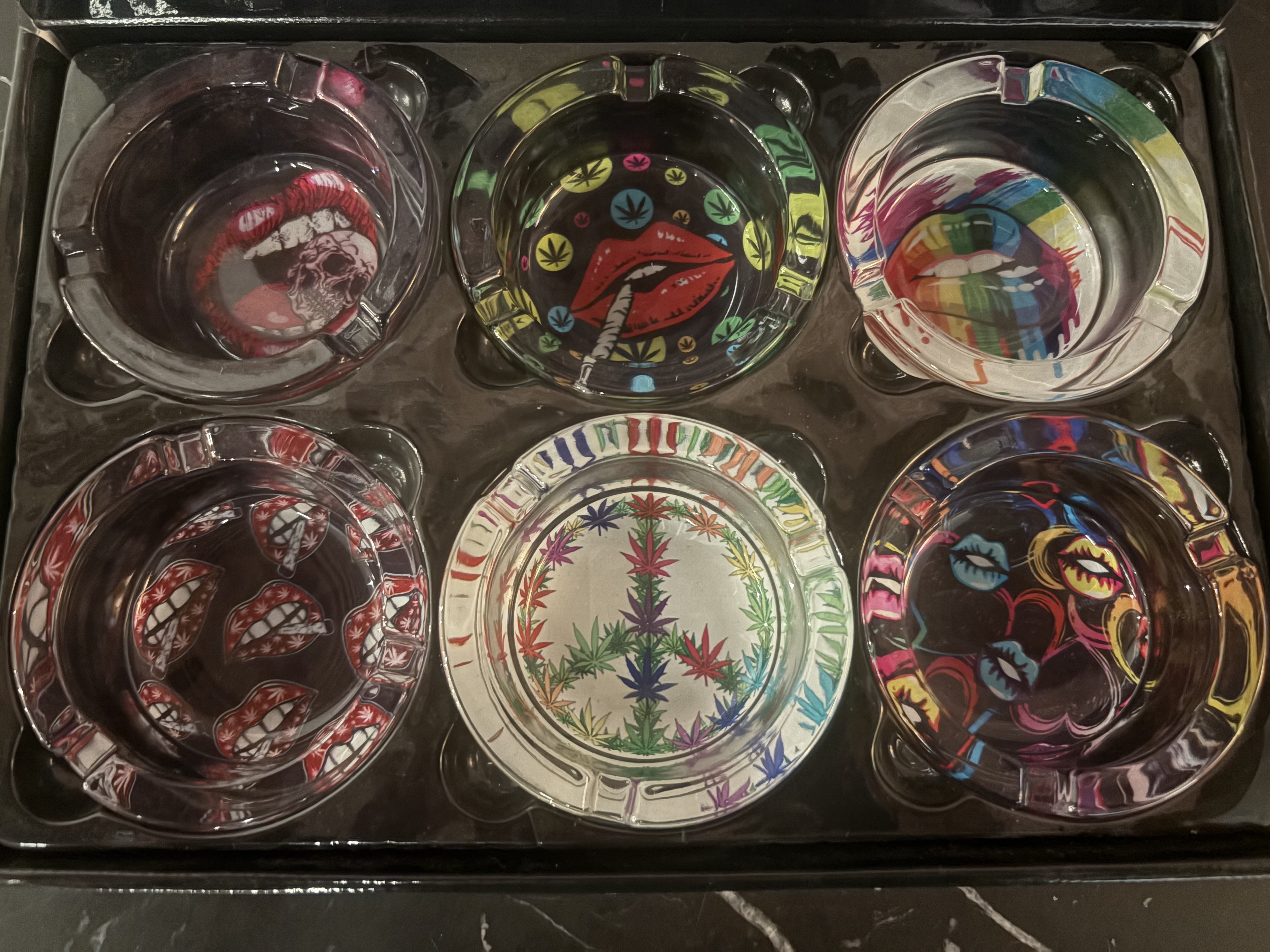 Photograph of product: Glass Ash Tray - Round