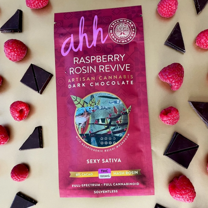 Photograph of product: Ahh Raspberry Revive au chocolat Rosin Dark Chocolate Bar 100mg 20pk