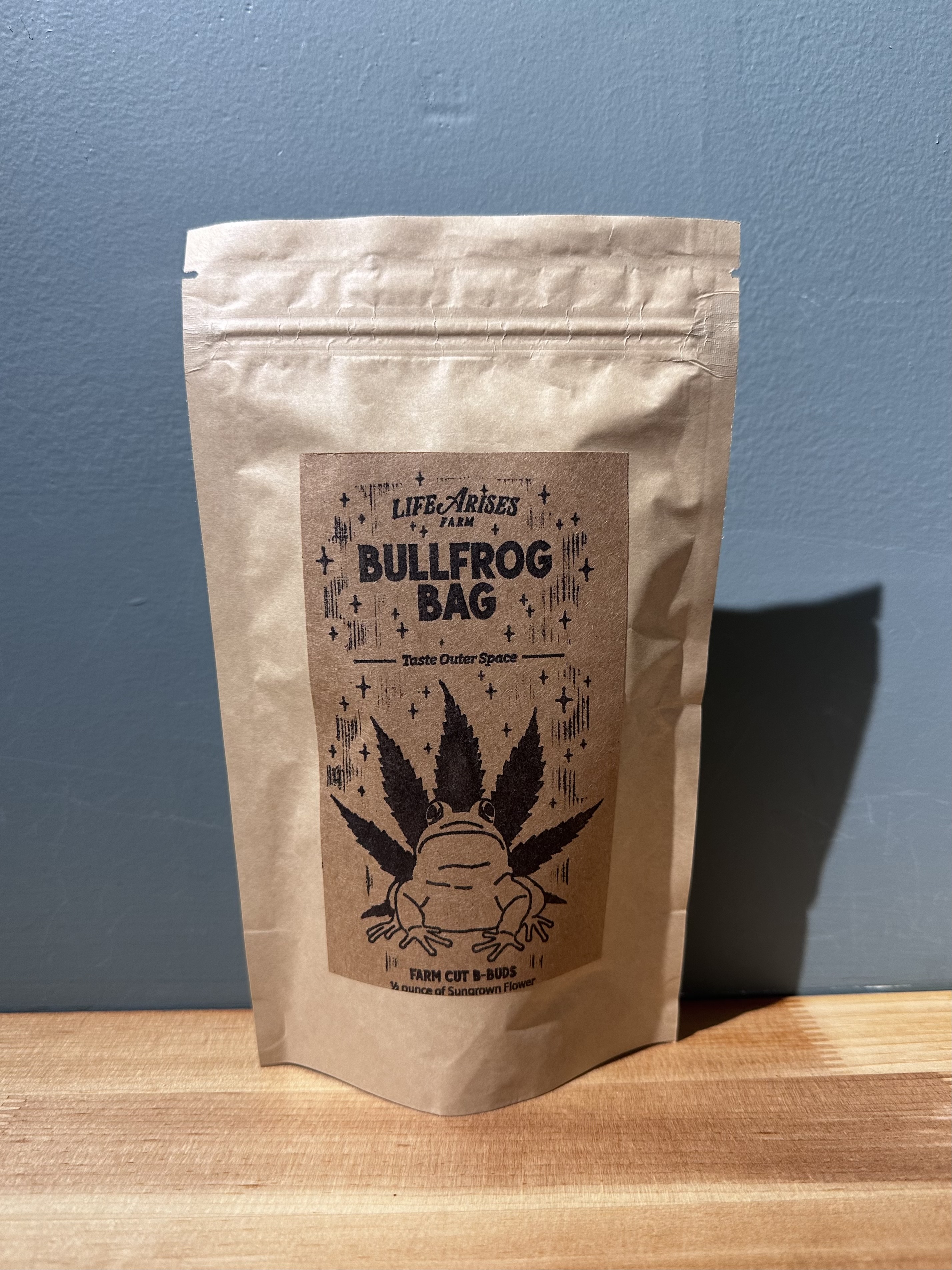 Photograph of product: Life Arises Farm Farm Cut B-Buds | Bullfrog Bag | Lemon Black Cake - 14g