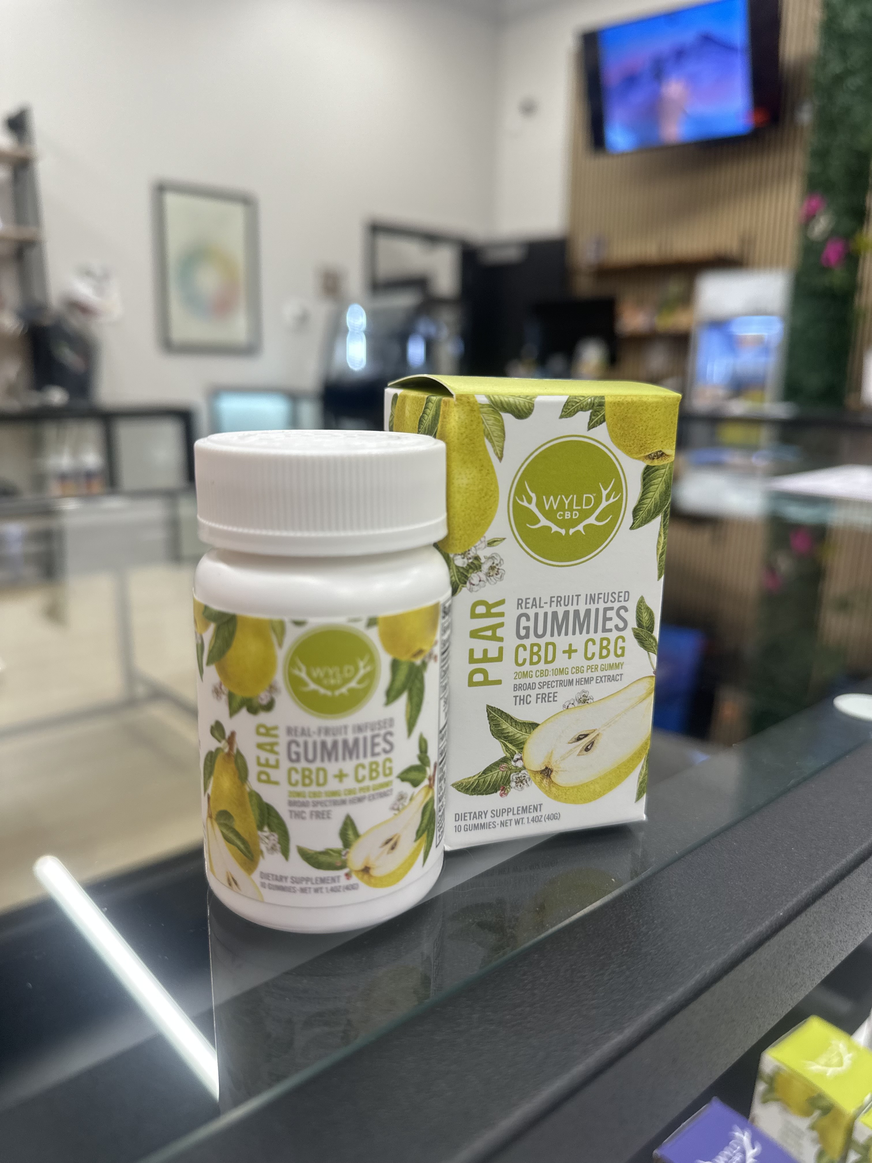 Photograph of product: PEAR 2:1 CBD:CBG Gummies 10pk