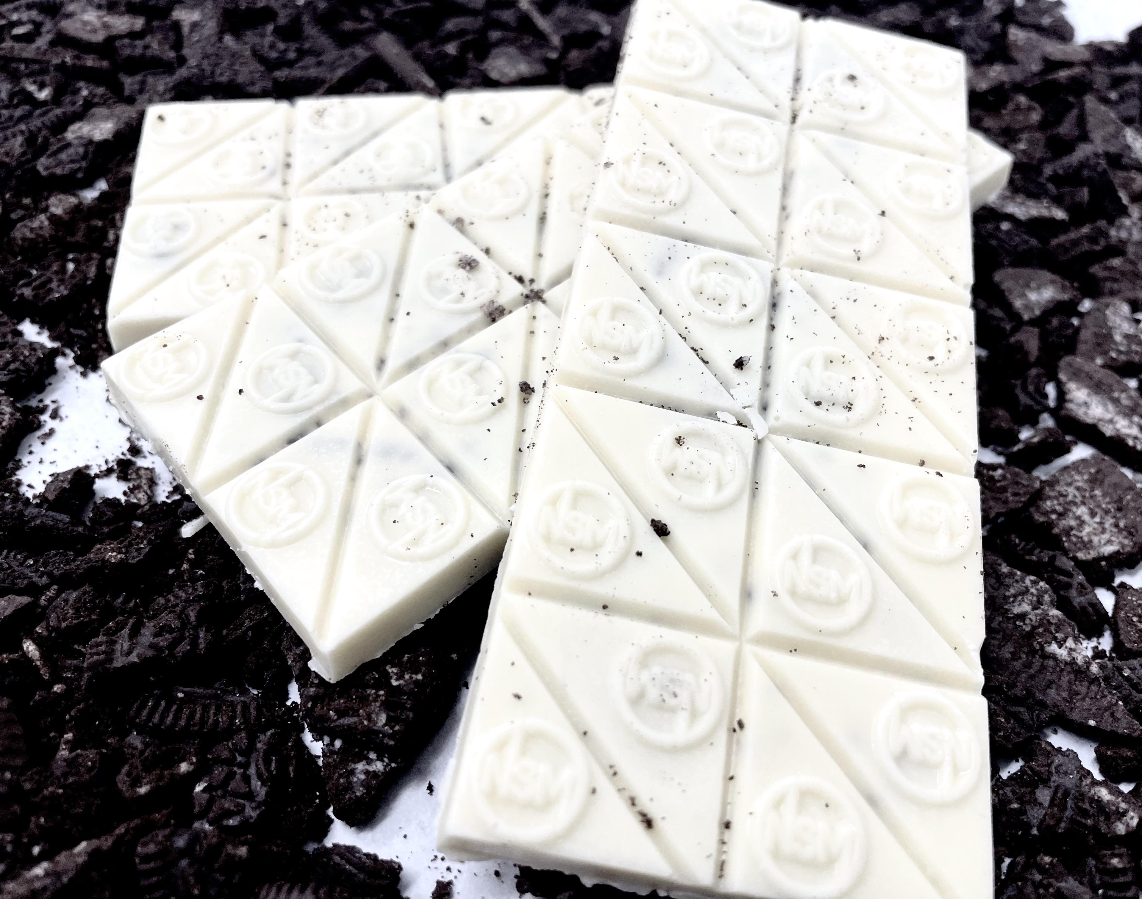 Photograph of product: Cheesecake and Cookies White Chocolate Bark - NSM