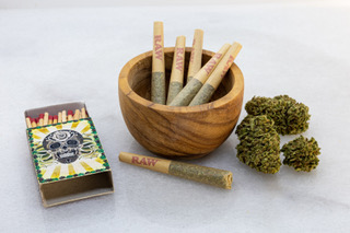 Photograph of product: Jack Herer | 2.5G 5 Pack | Dogwalkers | SWGD