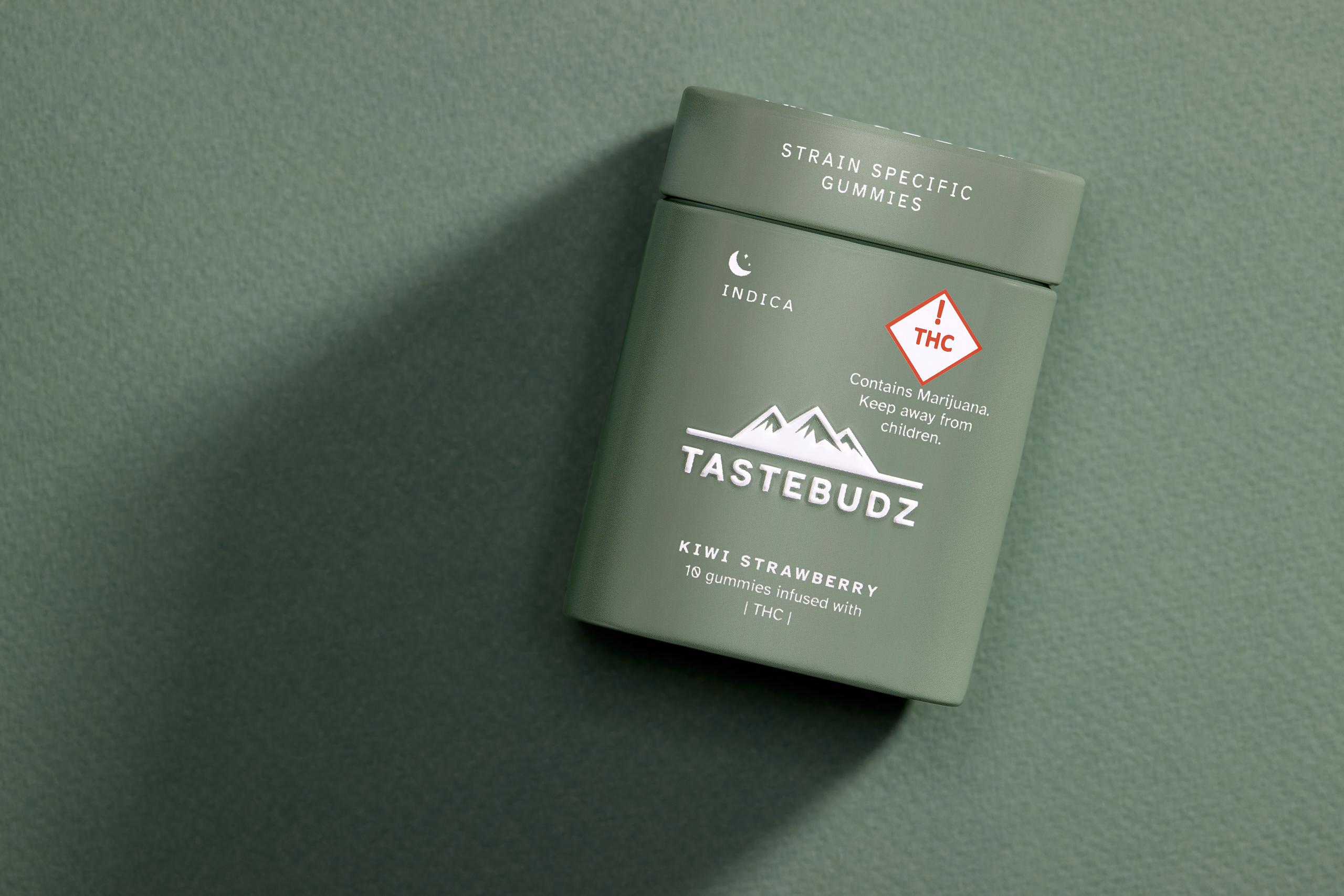 Photograph of product: TasteBudz - Rosin Gummy - Oui'd - Kiwi Strawberry - 100mg