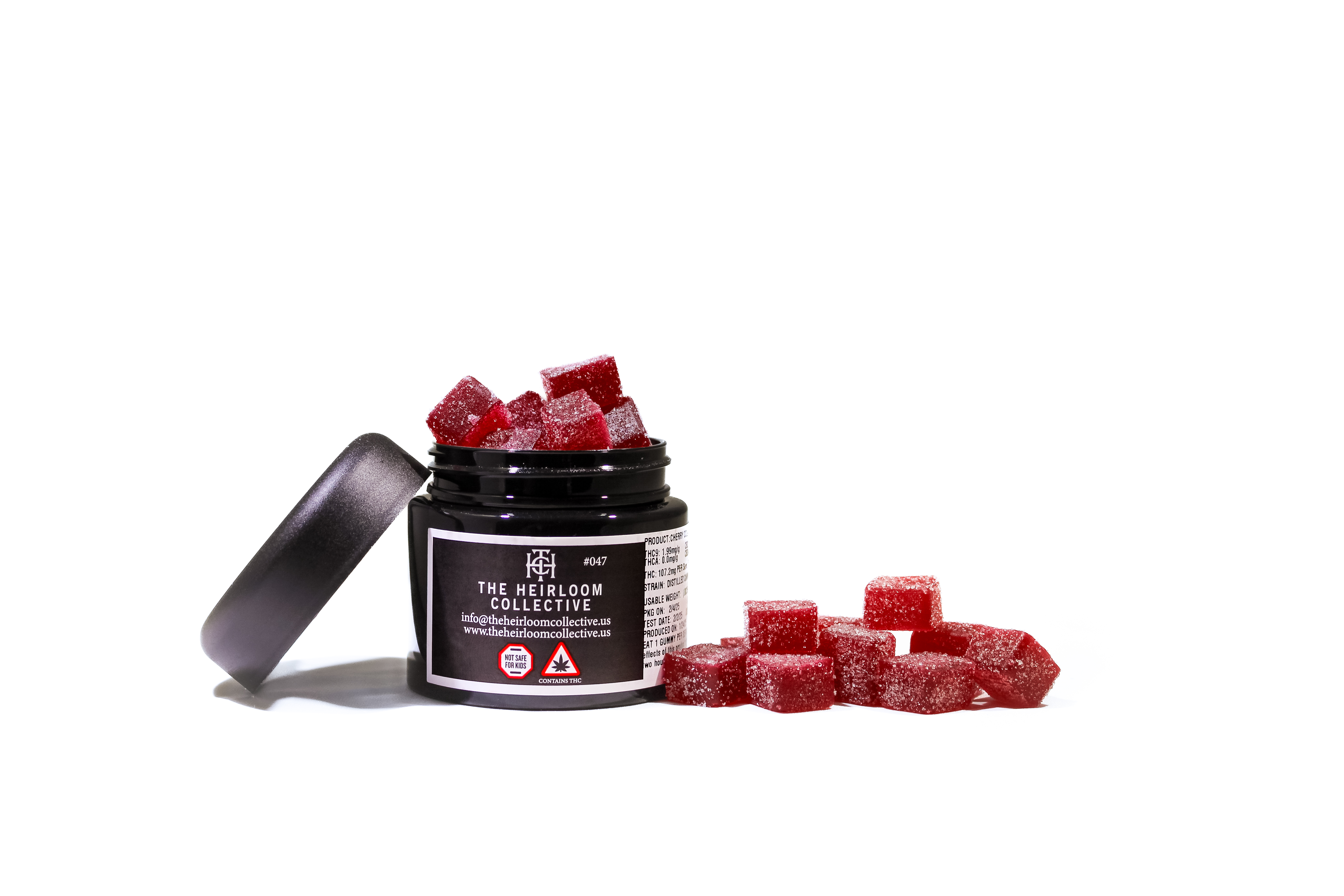 Photograph of product: Cherry Cola Cubes 100mg The Heirloom Collective