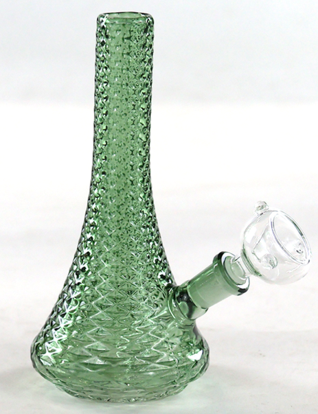 Photograph of product: 5.5" Vintage Diamond Bong