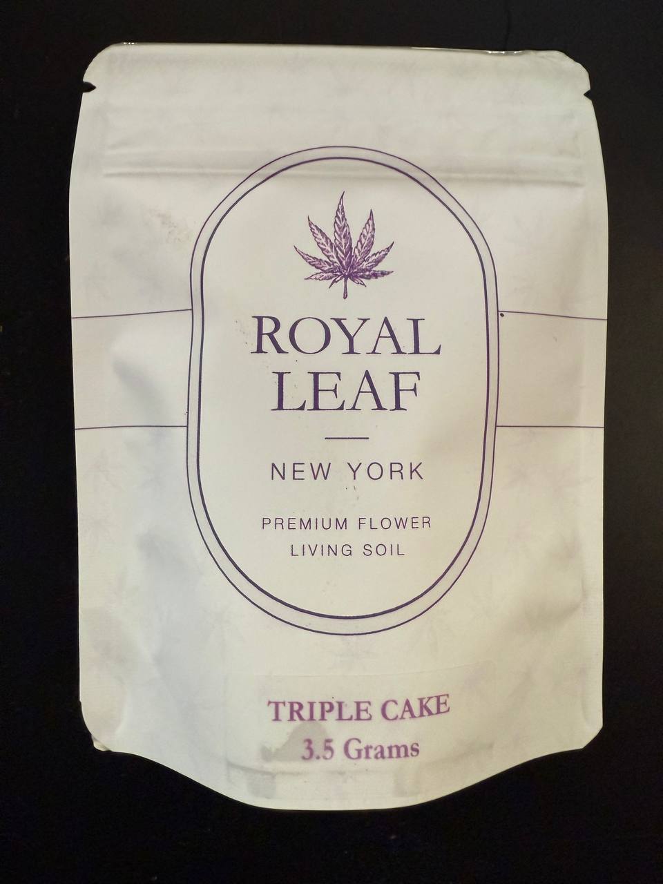 Photograph of product: Royal Leaf / Triple Cake /3.5G