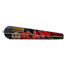 Photograph of product: Raw Black Classic 1 1/4 6-Pack Cones