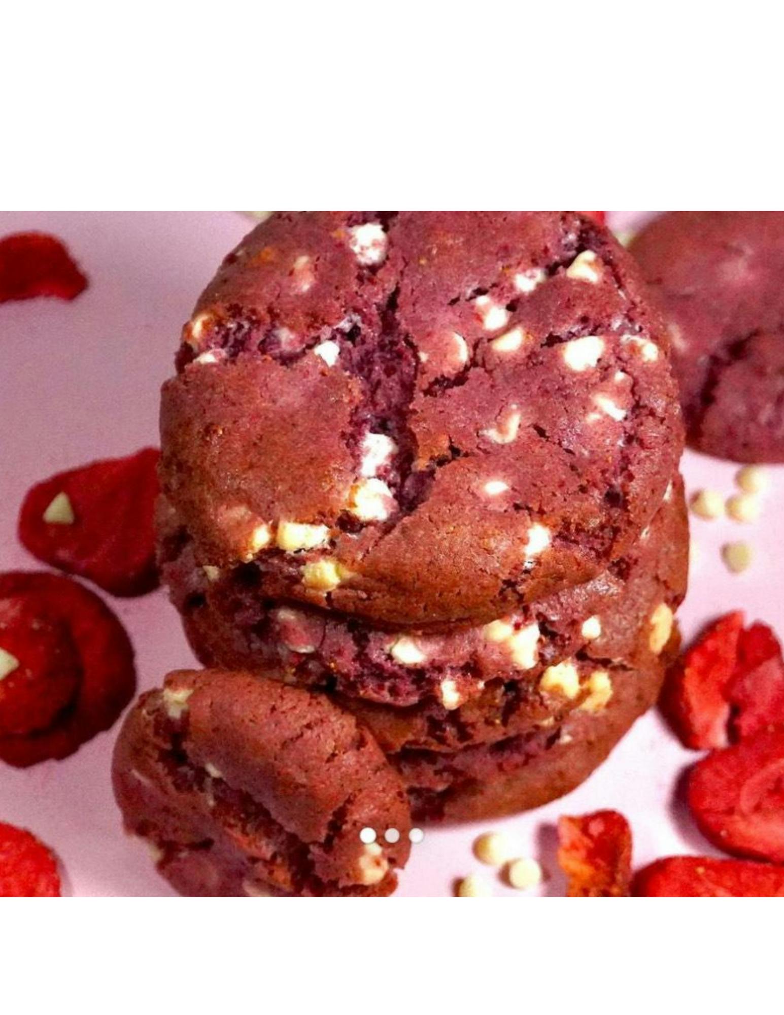 Photograph of product: Herbal Edibles| Strawberry white CC cookie| 100mg