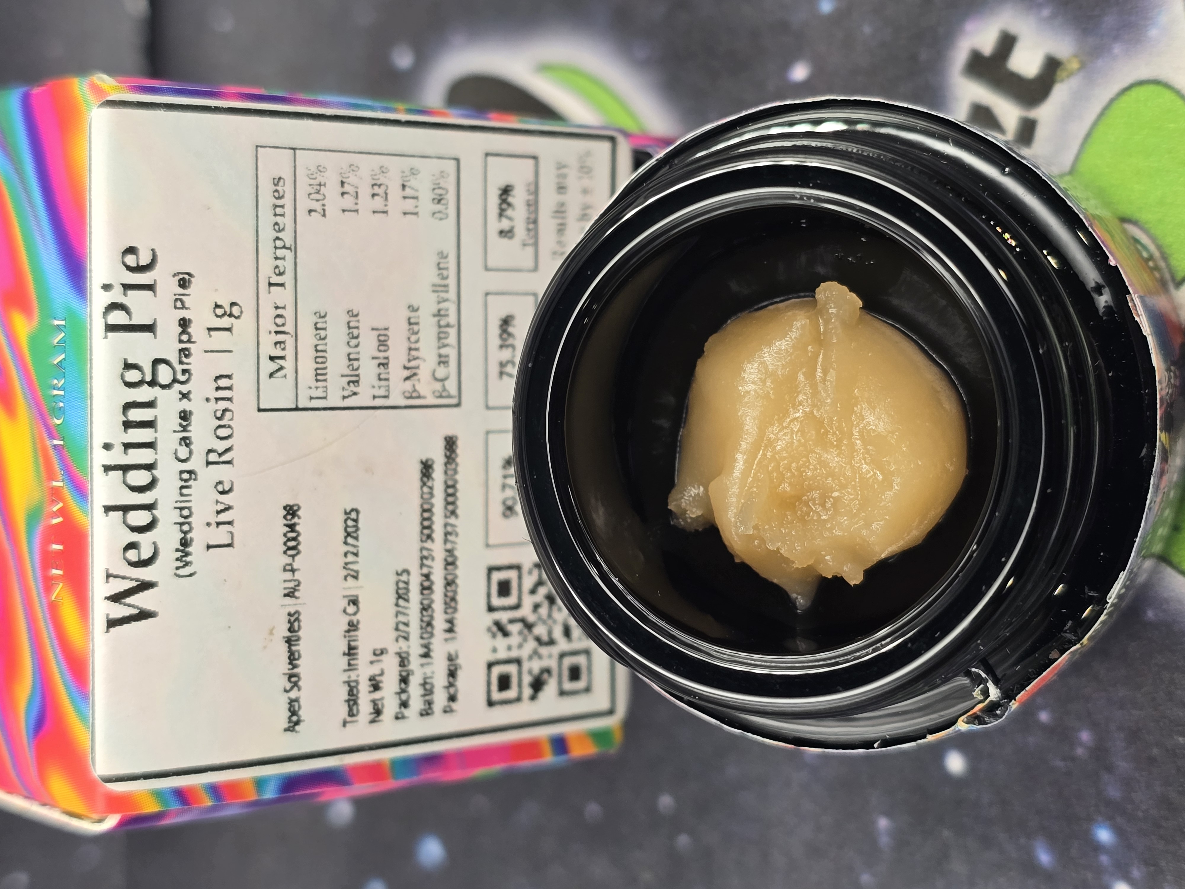 Photograph of product: Apex Solventless | Wedding Pie | T1 73-119u au chocolat Rosin