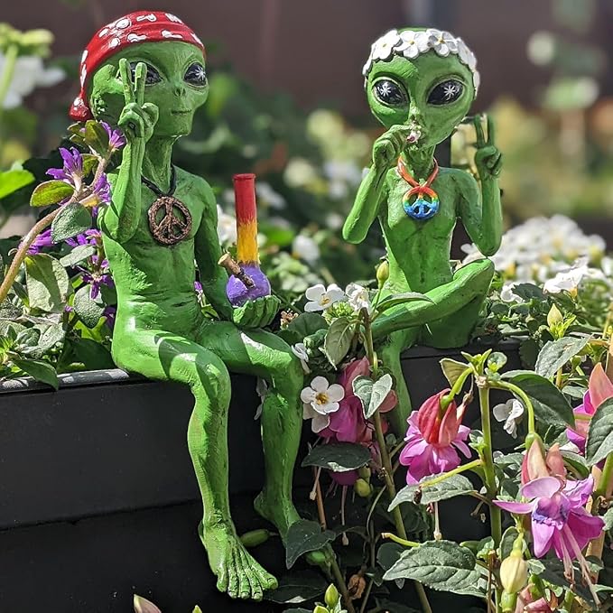 Photograph of product: Assorted Alien Figurine