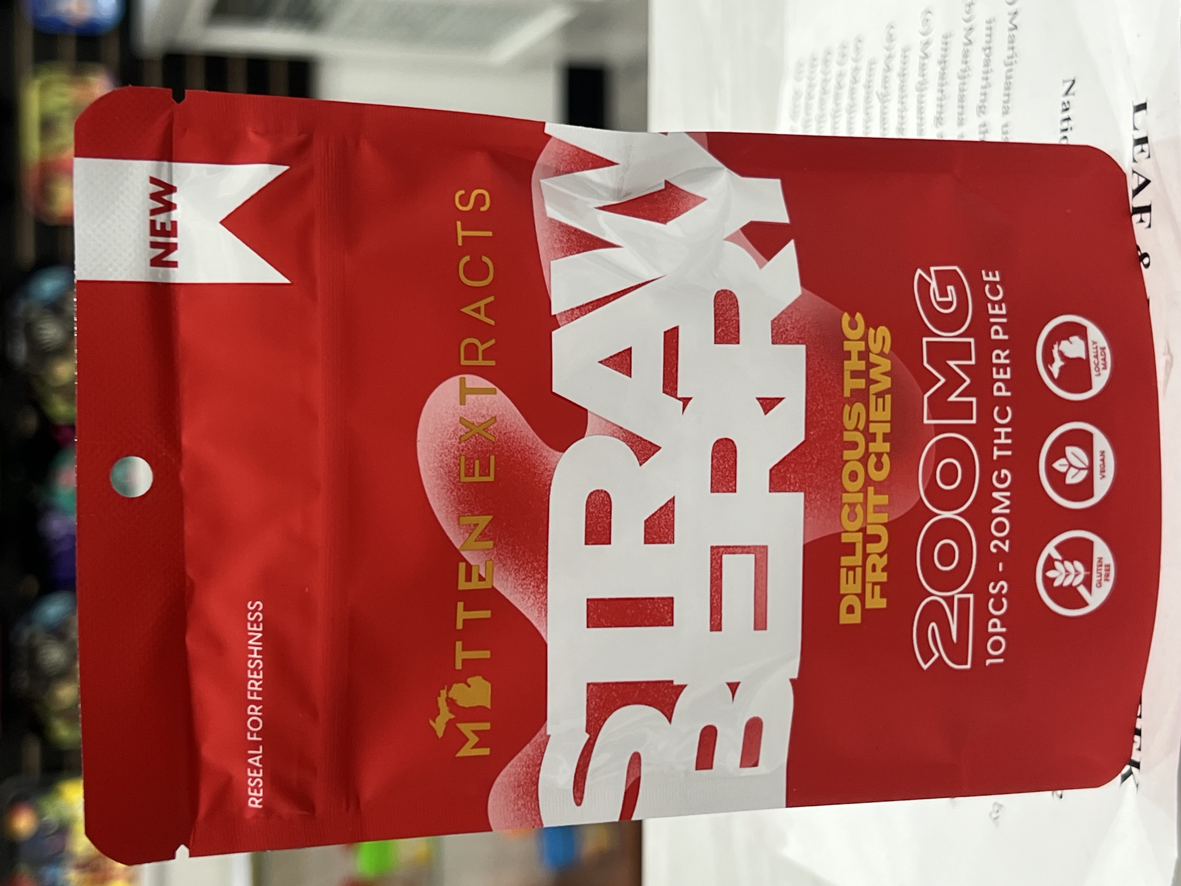 Photograph of product: Mitten Extracts-Strawberry Gummies-200mg