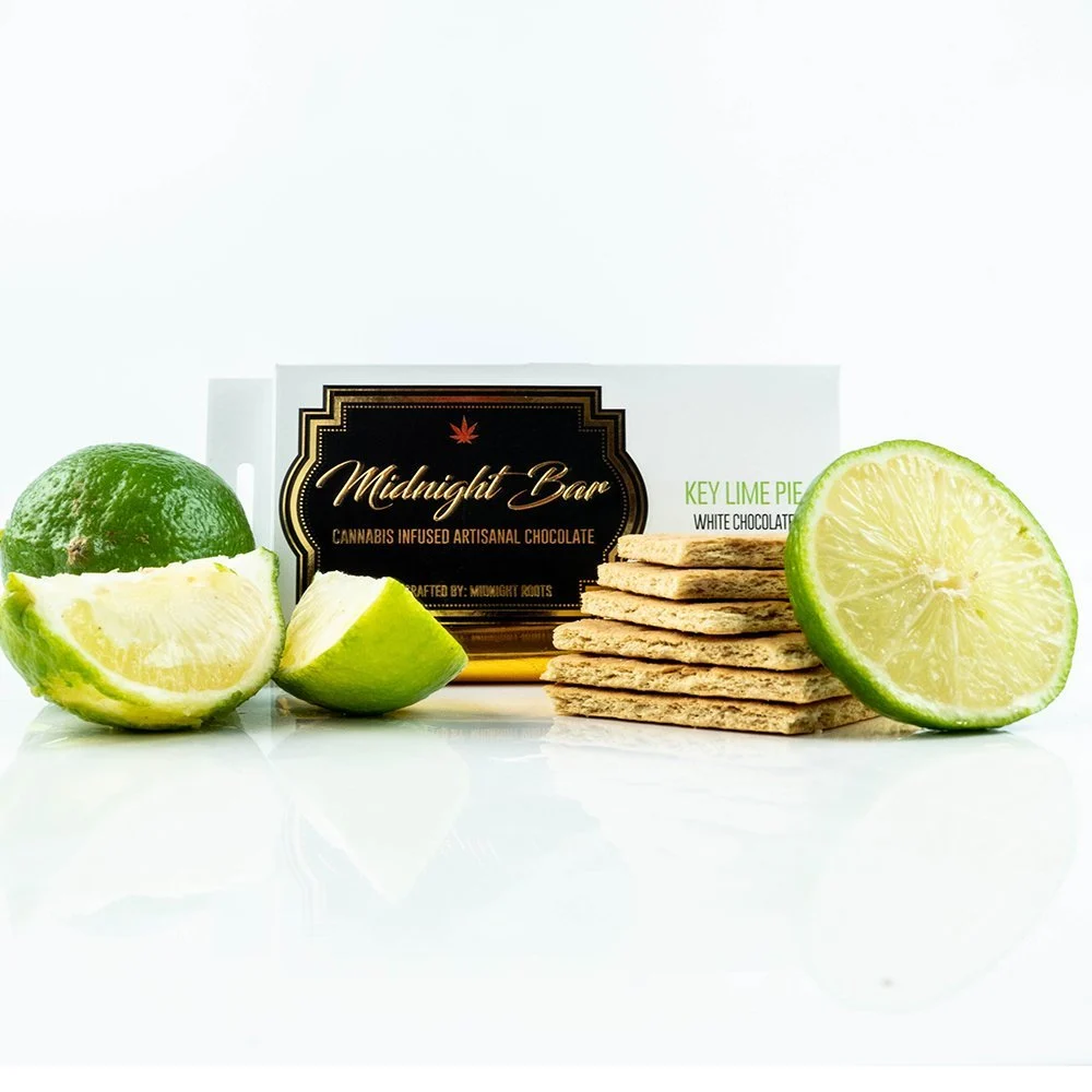 Photograph of product: Midnight Roots | Key Lime Pie | Infused Chocolate Bar | 200mg | Hybrid