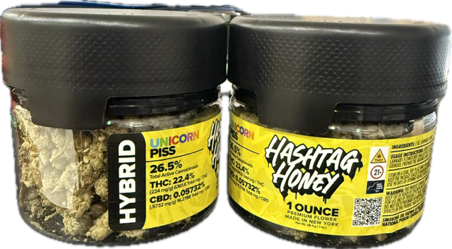 Photograph of product: au chocolattag Honey | Flower | Jar | Unicorn Piss | 28g | Hybrid | 22.4% TH-oui