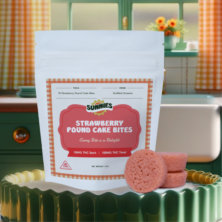 Photograph of product: Sunnies 100mg Strawberry Pound Cake Bites