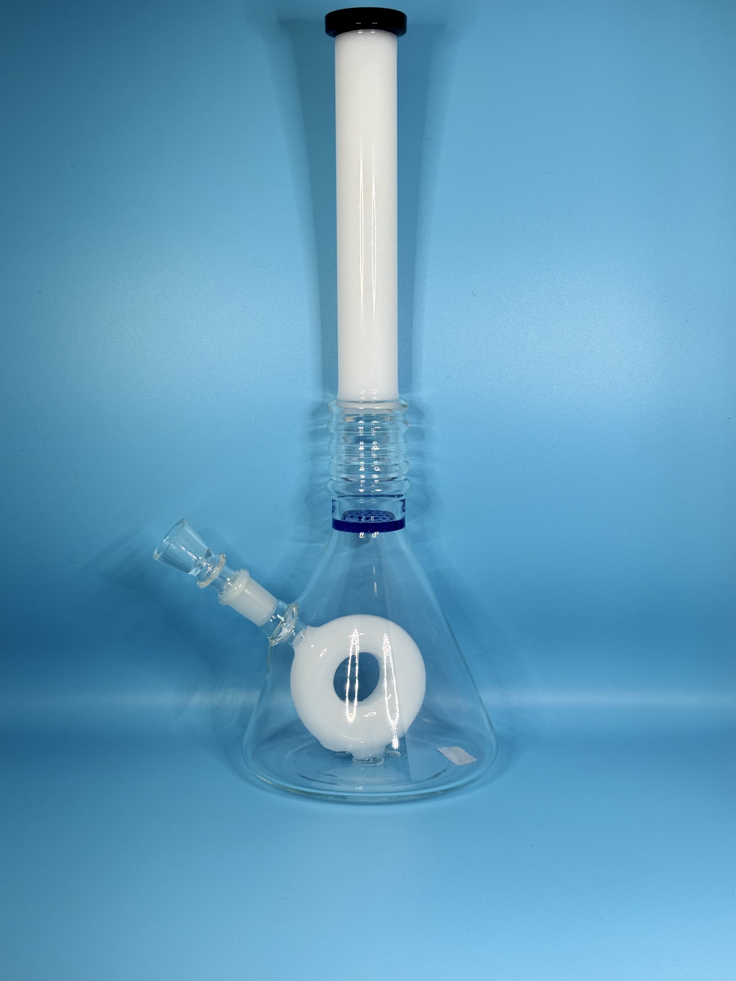 Photograph of product: 14" Glass Waterpipe w/ Donut Perk