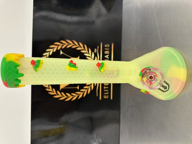 Photograph of product: Stratus OPAQUE Silicone Waterpipe with inbuilt Showerhead Perculator | Rasta