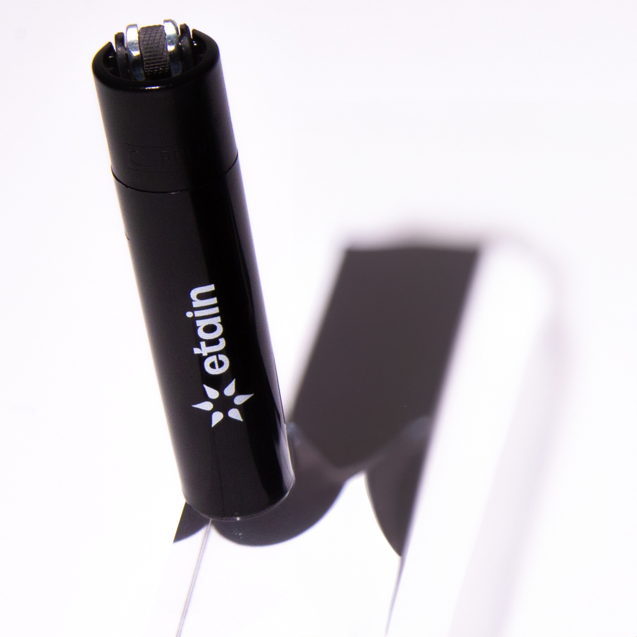 Photograph of product: Etain Lighter - White