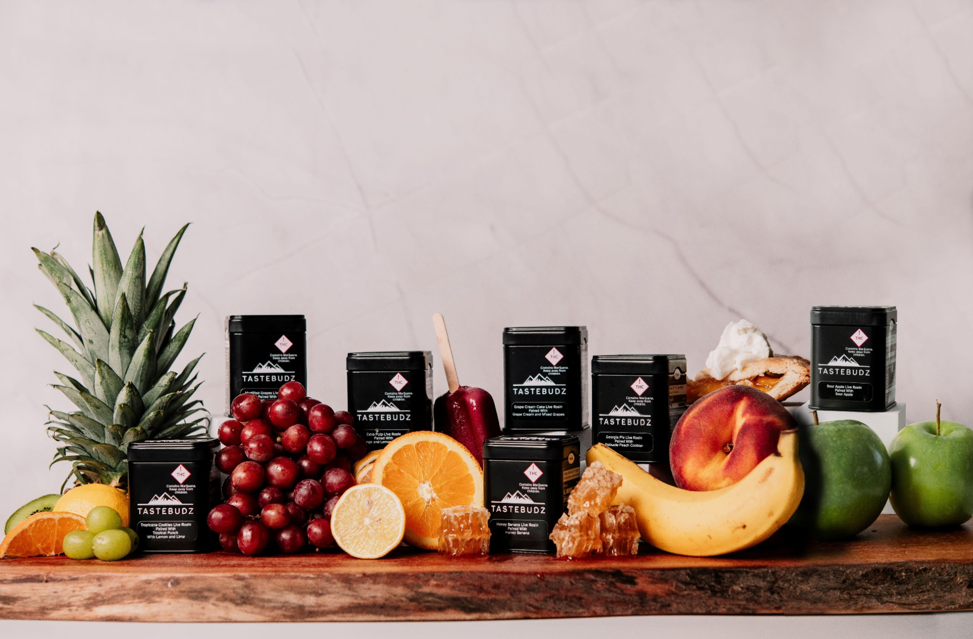 Photograph of product: Tastebudz Black Label Gummies: Oui'd