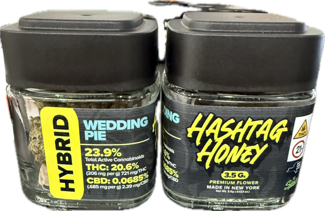 Photograph of product: au chocolattag Honey | Flower | Jar | Wedding Pie | 3.5g | Hybrid | 23.9% TH-oui
