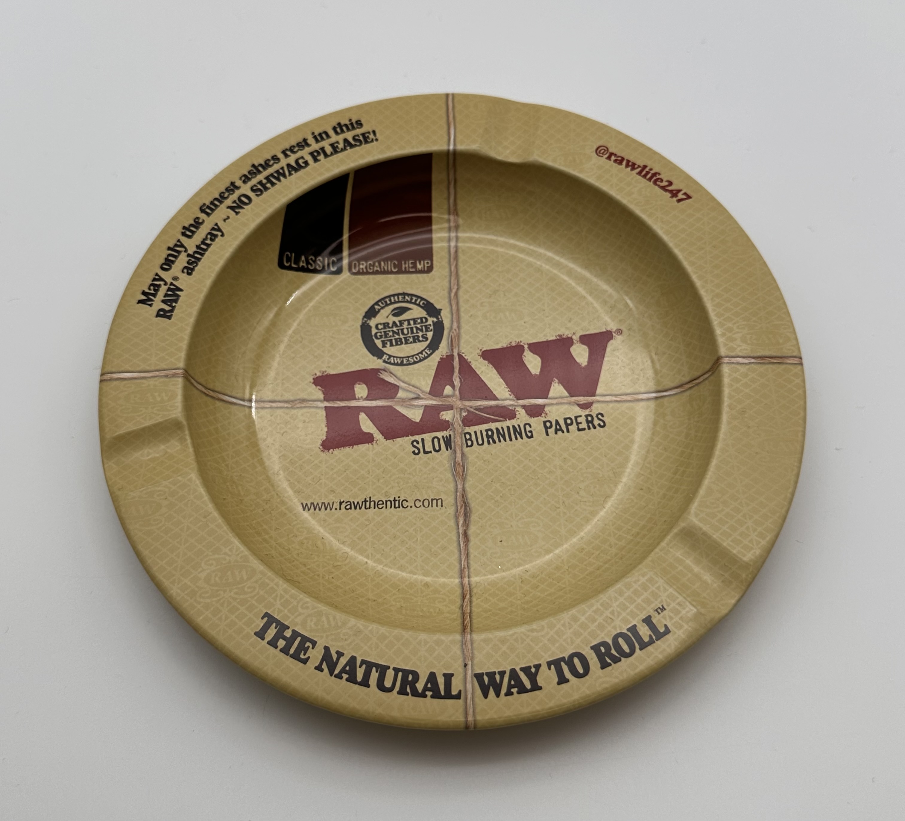 Photograph of product: Raw - Metal Ashtray with Magnet