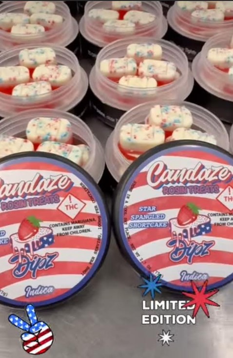 Photograph of product: CanDaze Dipz 100mg -I- Star Spangled Shortcake