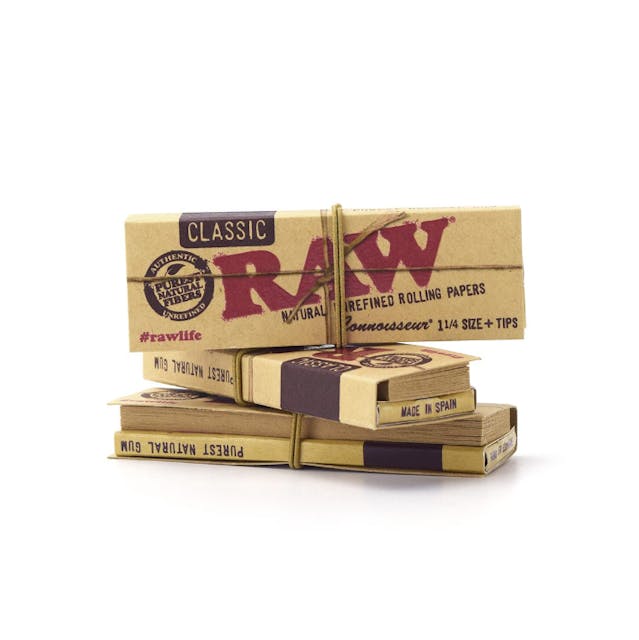 Photograph of product: RAW | Papers - Connoisseur 1 1/4 Size + Tips 50pk - 