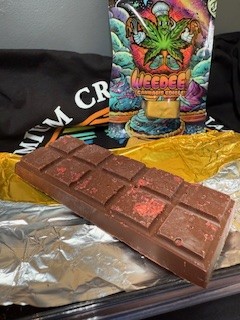 Photograph of product: Strawberry Chocolate Bar