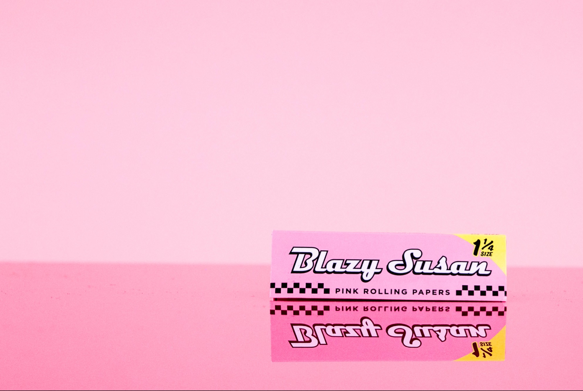 Photograph of product: Rolling Papers - 1 1/4" - Pink