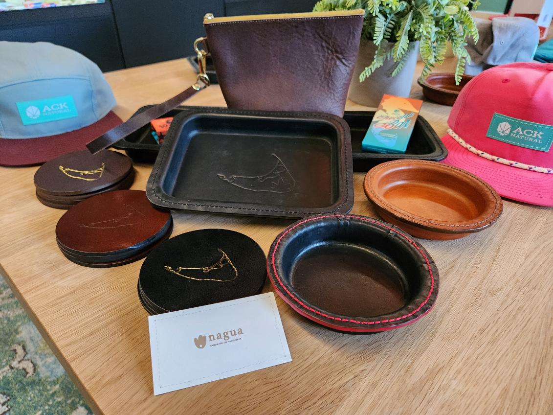 Photograph of product: Ash Tray Holder